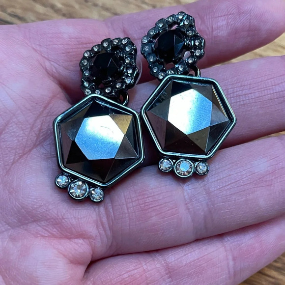 Banana Republic  Grey Black Gem Drop and Dangle Earrings - Picture 1 of 6